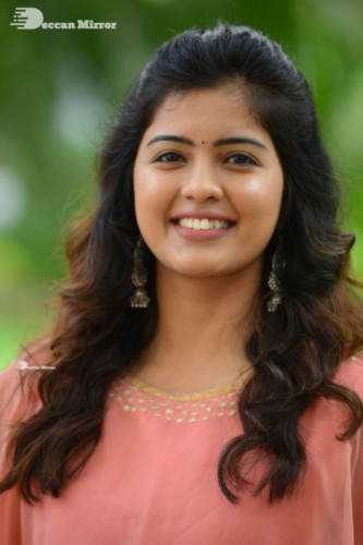 Amritha Aiyer (25)