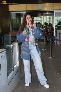 bollywood actress Amyra Dastur stylish in a jacket and denim jeans