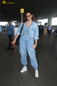 actress Amyra Dastur dressed in all denim at airport