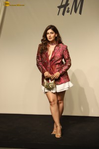 H & M and Anamika Khanna’s collaboration event attended by Samantha Ruth Prabhu, Rasha Thadani, Khushi Kapoor, Mira Rajput, and others