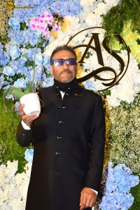 Anand Pandit’s daughter Aishwarya’s Wedding Reception attended by Shah Rukh Khan, Mouni Roy, Abhishek Bachchan, Shriya Saran, Taapsee Pannu, and others