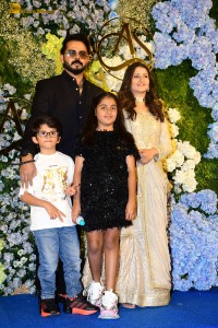 Anand Pandit’s daughter Aishwarya’s Wedding Reception attended by Shah Rukh Khan, Mouni Roy, Abhishek Bachchan, Shriya Saran, Taapsee Pannu, and others