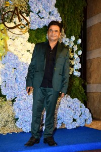 Anand Pandit’s daughter Aishwarya’s Wedding Reception attended by Shah Rukh Khan, Mouni Roy, Abhishek Bachchan, Shriya Saran, Taapsee Pannu, and others