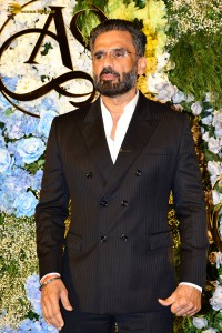 Anand Pandit’s daughter Aishwarya’s Wedding Reception attended by Shah Rukh Khan, Mouni Roy, Abhishek Bachchan, Shriya Saran, Taapsee Pannu, and others