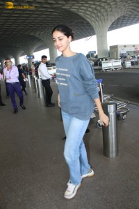 actress Ananya Panday chic look in a blue t-shirt and denim jeans