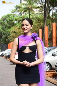 actress Ananya Panday red-hot looks in a short black dress