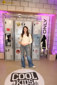 bollywood actress Ananya Panday dressed in denim jeans