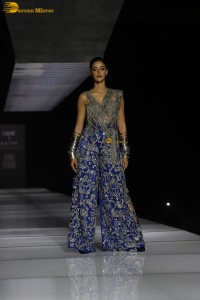 ananya panday dazzles at a fashion event