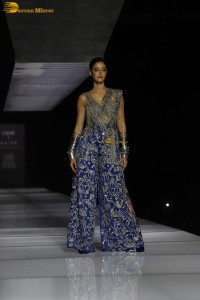 ananya panday dazzles at a fashion event