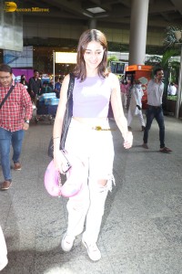 cute ananya panday spotted at mumbai airport
