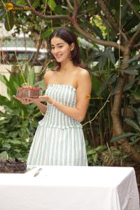 bollywood actress ananya panday celebrates her 27th birthday with media