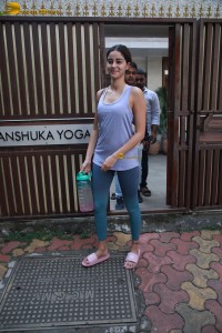 bollywood star Ananya Panday stylish looks in gym clothing