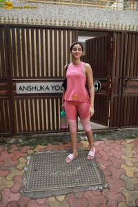 ananya panday beautiful in pink gym clothing