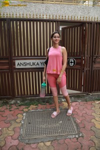 ananya panday beautiful in pink gym clothing