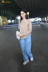 actress Ananya Panday cute looks at airport