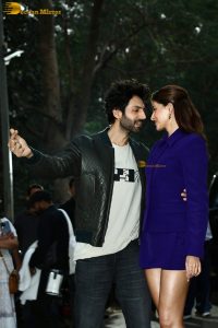 Kartik Aaryan and Ananya Panday promote their film Tu Meri Main Tera Main Tera Tu Meri on Bigg Boss set