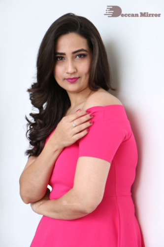 Telugu Actress Manjusha in a pink dress