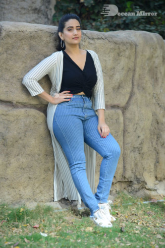 Telugu Anchor and Actress Manjusha Photoshoot