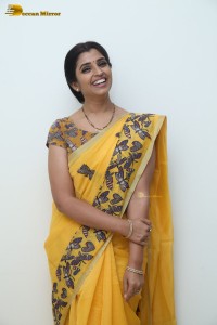 Telugu anchor syamala photoshoot in a yellow saree