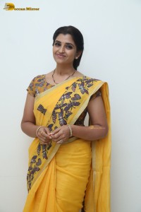 Telugu anchor syamala photoshoot in a yellow saree