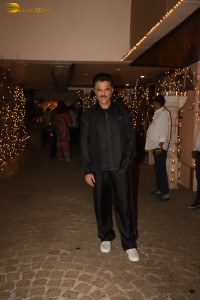 Bollywood star anil kapoor celebrates his birthday with family and friends