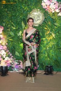 bollywood actress anita raj gorgeous in a black saree