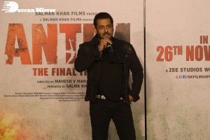 Pictures of Salman Khan and Mahima Makwana from Antim The Final Truth Trailer Launch Event