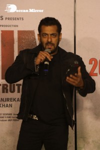 Pictures of Salman Khan and Mahima Makwana from Antim The Final Truth Trailer Launch Event