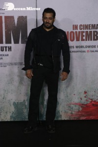 Pictures of Salman Khan and Mahima Makwana from Antim The Final Truth Trailer Launch Event