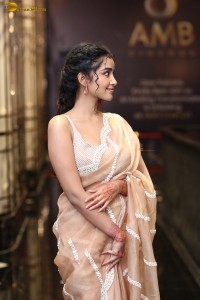 actress Anupama Parameswaran beautiful in a light orange saree