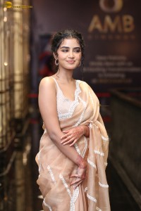 actress Anupama Parameswaran beautiful in a light orange saree