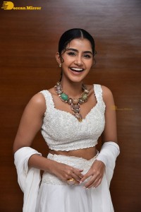 Anupama-Parameswaran-22