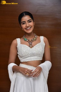 Anupama-Parameswaran-25