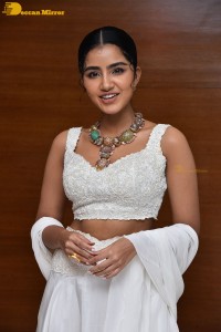 Anupama-Parameswaran-29