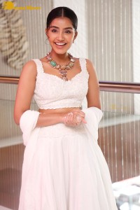 Anupama-Parameswaran-36