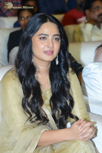 Anushka-2 (1)