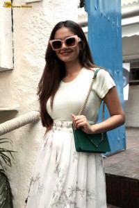 actress Anushka Sen beautiful in a white top and matching skirt