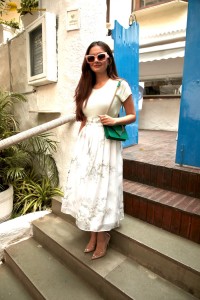actress Anushka Sen beautiful in a white top and matching skirt