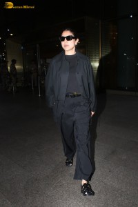 actress Anushka Sharma in black overalls spotted at mumbai airport