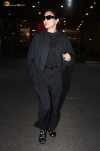 actress Anushka Sharma in black overalls spotted at mumbai airport