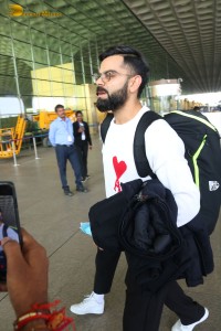 Celebrity couple Anushka Sharma and Virat Kohli at Mumbai Airport