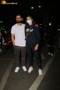 cricketer virat kohli and his actress wife anushka sharma spotted at mumbai airport