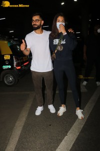 cricketer virat kohli and his actress wife anushka sharma spotted at mumbai airport