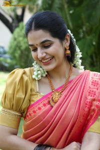 actress aparna janardanan sweet looks in a saree
