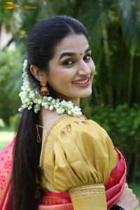 actress aparna janardanan sweet looks in a saree