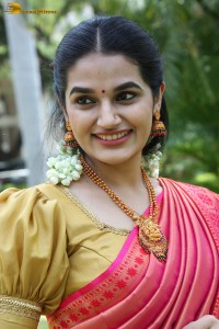 actress aparna janardanan sweet looks in a saree