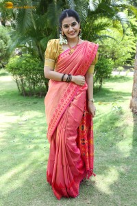actress aparna janardanan sweet looks in a saree