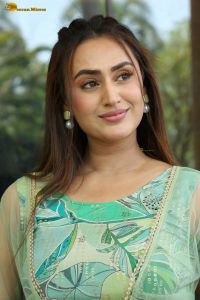 actress archana iyer beautiful in a green dress