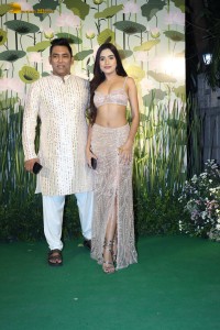 Arpita and Aayush’s Diwali Party attended by Salman Khan, Shilpa Shetty, Rakul Preet Singh, Saiee Manjrekar, Huma Qureshi, and others