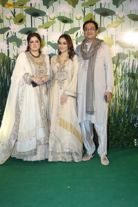 Arpita and Aayush’s Diwali Party attended by Salman Khan, Shilpa Shetty, Rakul Preet Singh, Saiee Manjrekar, Huma Qureshi, and others